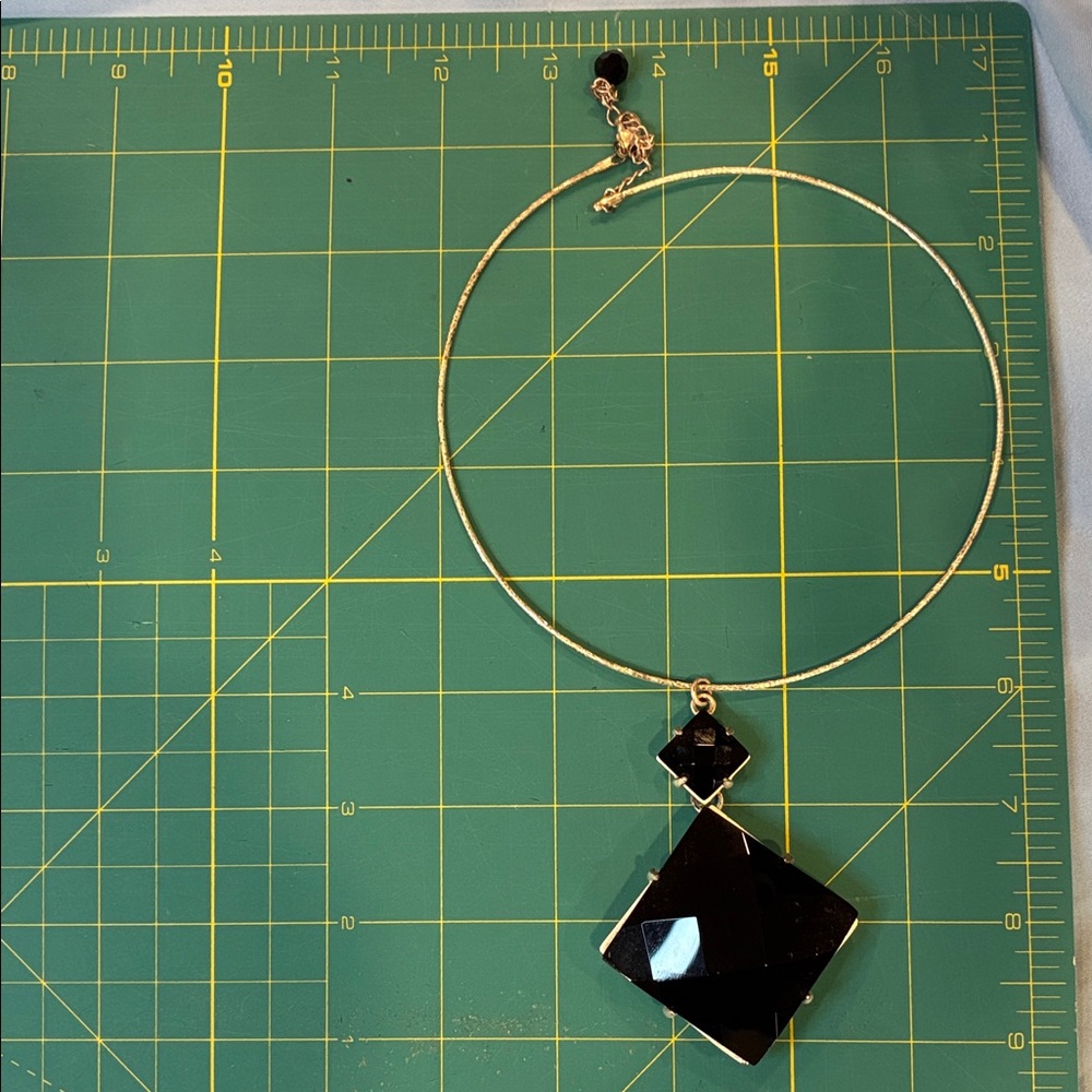 Elegant Black Pendant Necklace